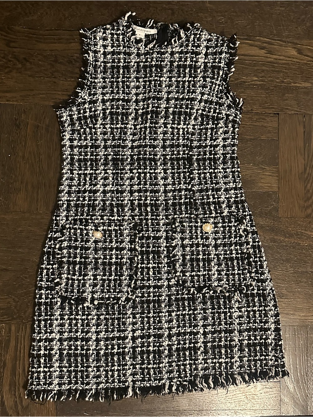 Diane Von furstenberg - DVF - size 6 - tweed sleeveless shift dress